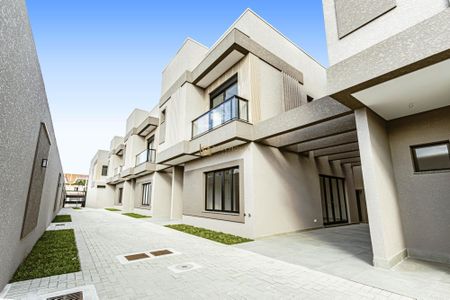 12_photo/94dcfb3b1d.02b5358b9a709882-ATLAS-5bef1996-6f8a-4329-b3dc-d2fdf535acdf.jpg de casa à venda com 3 quartos, 105m² em Boqueirão, Curitiba