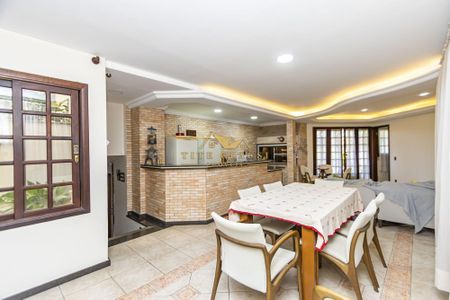 11_photo/94dcfb3b1f.bb43c42e99f1fbec-ATLAS-07512591-2d79-4478-a5ba-df42d6a950b6.jpg de casa à venda com 5 quartos, 529m² em Boqueirão, Curitiba