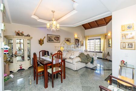 5_photo/94dcfb3b1f.bb43c42e99f1fbec-ATLAS-08167e10-516e-432b-9981-d2cf9c7146de.jpg de casa à venda com 5 quartos, 529m² em Boqueirão, Curitiba