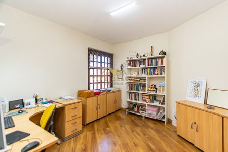 11_photo/94dcfb3b1f.bb43c42e99f1fbec-ATLAS-2ba89ea9-3bed-43b5-9c16-aa1e78dcb94e.jpg de casa à venda com 5 quartos, 529m² em Boqueirão, Curitiba