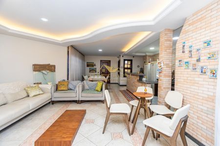 29_photo/94dcfb3b1f.bb43c42e99f1fbec-ATLAS-6e215cfa-41d9-4f75-b03c-03137ccd501c.jpg de casa à venda com 5 quartos, 529m² em Boqueirão, Curitiba