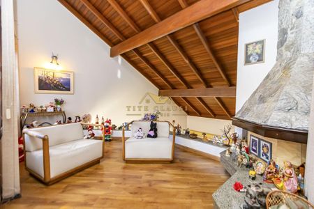 4_photo/94dcfb3b1f.bb43c42e99f1fbec-ATLAS-962f39e7-8b38-4727-b9ae-6e4234e1d721.jpg de casa à venda com 5 quartos, 529m² em Boqueirão, Curitiba