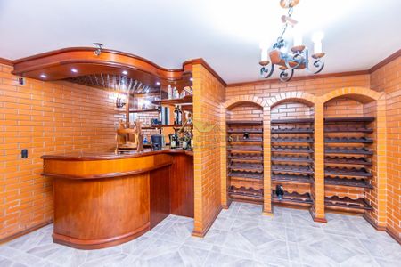 6_photo/94dcfb3b1f.bb43c42e99f1fbec-ATLAS-ff70de76-b0b6-4fc8-8304-2ced38739959.jpg de casa à venda com 5 quartos, 529m² em Boqueirão, Curitiba