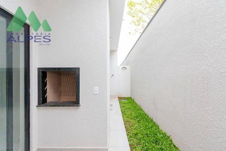 3_photo/94dcfb3b97.a71f5bd965dd441d-ATLAS-66bc6611-c90e-4fa0-bf0d-6d6b2c2e7905.jpg de casa à venda com 3 quartos, 123m² em Boqueirão, Curitiba