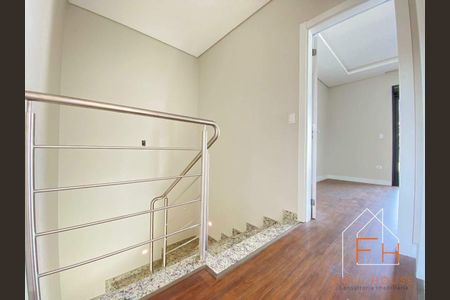 2_photo/94dcfb3d4f.5b63f18bcccc212e-ATLAS-21604b3b-7253-4d2b-ae11-fb8d00f250af.jpg de casa à venda com 3 quartos, 110m² em Boqueirão, Curitiba