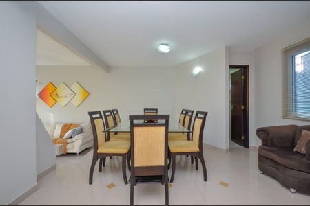 9_photo/94dcfb3d7f.b276584ed59dde60-ATLAS-39389f04-8dc0-4f97-b567-6413607a67c8.jpg de casa à venda com 4 quartos, 166m² em Xaxim, Curitiba