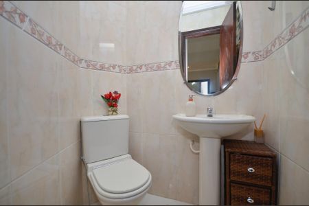 12_photo/94dcfb3d7f.b276584ed59dde60-ATLAS-5d18d591-9625-441b-8741-546ed56ae3be.jpg de casa à venda com 4 quartos, 166m² em Xaxim, Curitiba