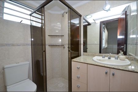 8_photo/94dcfb3d7f.b276584ed59dde60-ATLAS-d1a27034-ec9c-4cba-8a79-c381085b00c6.jpg de casa à venda com 4 quartos, 166m² em Xaxim, Curitiba