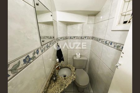 6_photo/94dcfb3d97.1fb0b71ab46b22f7-ATLAS-9f65c8ad-7a59-41fd-b19b-9d756a13db14.jpg de casa à venda com 5 quartos, 150m² em Xaxim, Curitiba