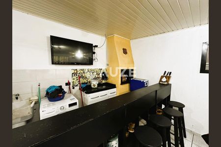 12_photo/94dcfb3d97.1fb0b71ab46b22f7-ATLAS-cc53ed82-8c4e-44fa-8077-46527c8fbbbb.jpg de casa à venda com 5 quartos, 150m² em Xaxim, Curitiba