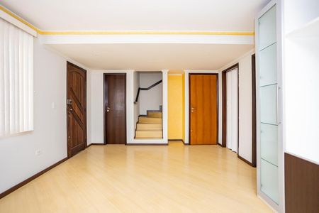 4_photo/94dcfb3d97.1fb0b71ab46b22f7-ATLAS-d273a4b2-e1b5-4b5d-b559-098b34339852.jpg de casa à venda com 3 quartos, 154m² em Xaxim, Curitiba