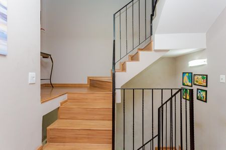 9_photo/94dcfb3e19.94eccd8fc9add72f-ATLAS-16628890-e345-4a97-bf5c-667d88302b86.jpg de casa à venda com 4 quartos, 350m² em Xaxim, Curitiba