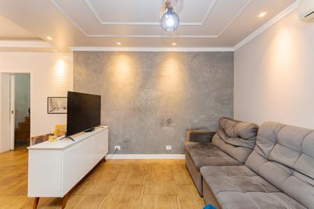 4_photo/94dcfb3e19.94eccd8fc9add72f-ATLAS-35fd76a9-3f42-4847-8768-d8baceac61d5.jpg de casa à venda com 4 quartos, 350m² em Xaxim, Curitiba