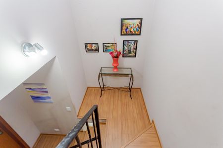 5_photo/94dcfb3e19.94eccd8fc9add72f-ATLAS-a8f560e5-9c30-4b32-b406-8e445e710507.jpg de casa à venda com 4 quartos, 350m² em Xaxim, Curitiba