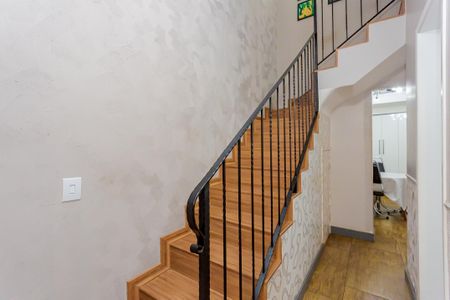 12_photo/94dcfb3e19.94eccd8fc9add72f-ATLAS-cf932010-ee97-4ffc-825d-212a98e0d06e.jpg de casa à venda com 4 quartos, 350m² em Xaxim, Curitiba