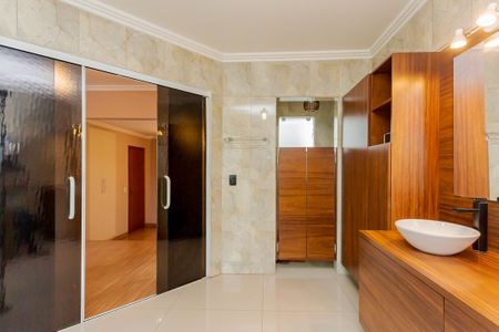 1_photo/94dcfb3e19.94eccd8fc9add72f-ATLAS-e1fe8d86-e9c1-4b0c-847e-b2bc00d19275.jpg de casa à venda com 4 quartos, 350m² em Xaxim, Curitiba