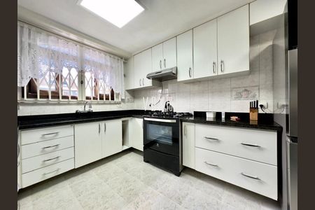 1_photo/94dcfb3f4f.fab4721eb95379fc-ATLAS-02538df7-d882-403f-aca8-6ea1800b761b.jpg de casa à venda com 0 quarto, 237m² em Xaxim, Curitiba