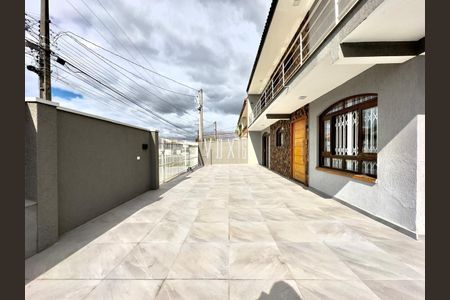 3_photo/94dcfb3f4f.fab4721eb95379fc-ATLAS-0f325fbf-eb9d-4835-a55c-85384655b75d.jpg de casa à venda com 0 quarto, 237m² em Xaxim, Curitiba