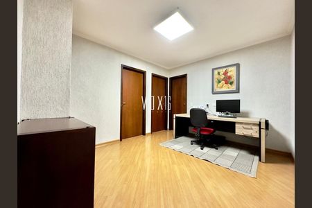 38_photo/94dcfb3f4f.fab4721eb95379fc-ATLAS-6922abb1-5e9c-4e38-af74-5abd5ca1134f.jpg de casa à venda com 0 quarto, 237m² em Xaxim, Curitiba