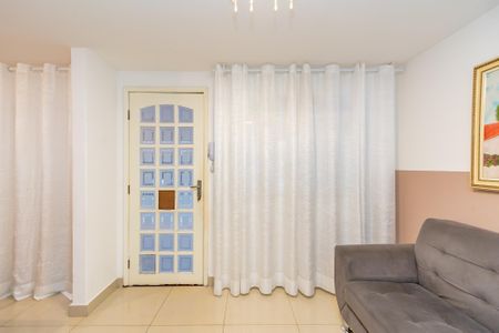 9_photo/94dcfb3f7f.f9fd596f8c1c84e9-ATLAS-1136d0c6-578a-4b6a-9db3-b41405e64988.jpg de casa à venda com 3 quartos, 115m² em Xaxim, Curitiba