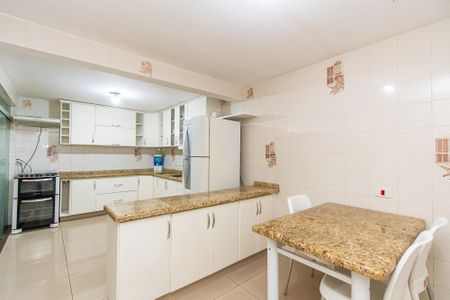 21_photo/94dcfb3f7f.f9fd596f8c1c84e9-ATLAS-ae1bc2e2-e110-46ef-b876-f44ea5d8ab13.jpg de casa à venda com 3 quartos, 115m² em Xaxim, Curitiba