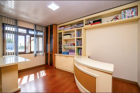 18_photo/94dcfb3ff3.5a85c5bdfef41cf9-ATLAS-e503f7d9-bb8b-4bb2-9fb8-cdb82835cc8f.jpg de casa à venda com 4 quartos, 300m² em Xaxim, Curitiba