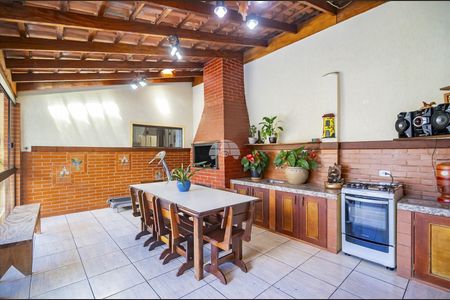 22_photo/94dcfb3ff3.5a85c5bdfef41cf9-ATLAS-f1c80da8-032e-4d7b-9109-13c6ddf82d6b.jpg de casa à venda com 4 quartos, 300m² em Xaxim, Curitiba