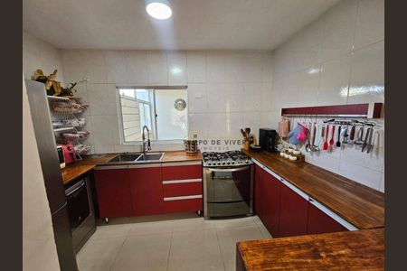 7_photo/94dcfb4045.bb2cfda027800a9a-ATLAS-b12932ac-bb86-4d22-bf97-cf16f0982af9.jpg de casa à venda com 3 quartos, 170m² em Xaxim, Curitiba