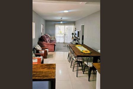 8_photo/94dcfb4045.bb2cfda027800a9a-ATLAS-f4a81bc6-d2d3-4e3f-8f93-c706ae755035.jpg de casa à venda com 3 quartos, 170m² em Xaxim, Curitiba