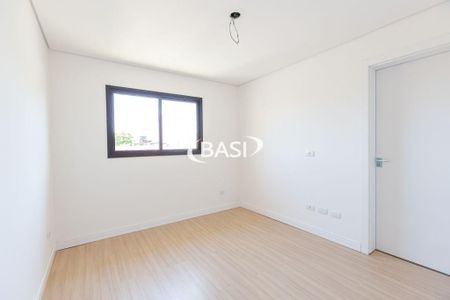 21_photo/94dcfb41a5.58e0dbb0a89ef6a7-ATLAS-077b95a2-9d7a-409f-b6ea-4e113a1b19a1.jpg de casa à venda com 3 quartos, 118m² em Xaxim, Curitiba