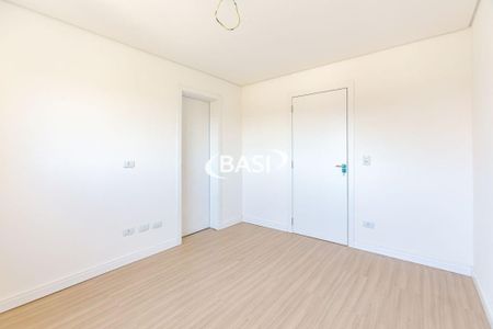 23_photo/94dcfb41a5.58e0dbb0a89ef6a7-ATLAS-527ef158-5682-4ebb-95da-bd6be86b5672.jpg de casa à venda com 3 quartos, 118m² em Xaxim, Curitiba