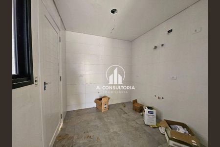 3_photo/94dcfb41b1.a6989e0882a9e6a1-ATLAS-d73c7d2b-75e2-4ff6-a47f-00d600478fd5.jpg de casa à venda com 3 quartos, 107m² em Xaxim, Curitiba