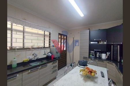 5_photo/94dcfb42c1.2baabf9e2ff0e184-ATLAS-34302641-69d8-4e25-a91e-45659eed4833.jpg de casa à venda com 2 quartos, 160m² em Xaxim, Curitiba