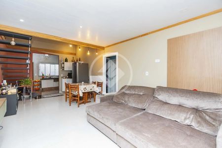 32_photo/94dcfb42c3.c2aefe16be962f17-ATLAS-97464cbe-074f-4226-ab64-bee00efd1faf.jpg de casa à venda com 6 quartos, 186m² em Xaxim, Curitiba