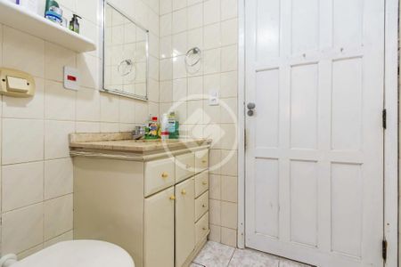 44_photo/94dcfb42c3.c2aefe16be962f17-ATLAS-9fa7cdf7-076e-4551-b177-a3303fc1bd08.jpg de casa à venda com 6 quartos, 186m² em Xaxim, Curitiba