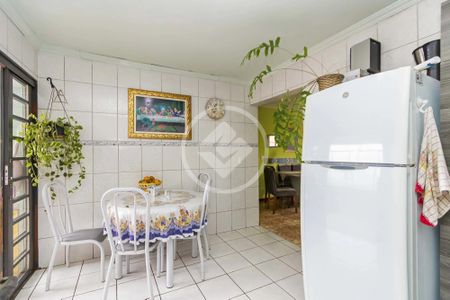 7_photo/94dcfb42c3.c2aefe16be962f17-ATLAS-c36f58e4-3a70-41b7-8114-9e47753bbd98.jpg de casa à venda com 6 quartos, 186m² em Xaxim, Curitiba