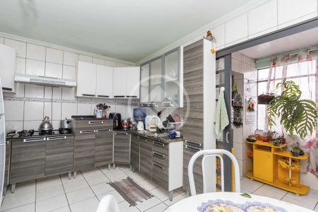 8_photo/94dcfb42c3.c2aefe16be962f17-ATLAS-edff3d7f-50b3-46c6-9f05-0538e28372f7.jpg de casa à venda com 6 quartos, 186m² em Xaxim, Curitiba