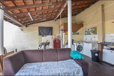 8_photo/94dcfb4305.7c2ae8445402a222-ATLAS-a344e7f5-8e75-4dc3-961e-68b35c0e468d.jpg de casa à venda com 2 quartos, 72m² em Xaxim, Curitiba