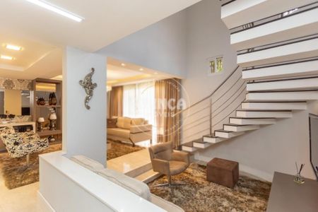 11_photo/94dcfb4315.ff0e424256b683cf-ATLAS-847d9eb8-8361-41f9-b838-e2d2bfe9a612.jpg de casa à venda com 4 quartos, 444m² em Xaxim, Curitiba