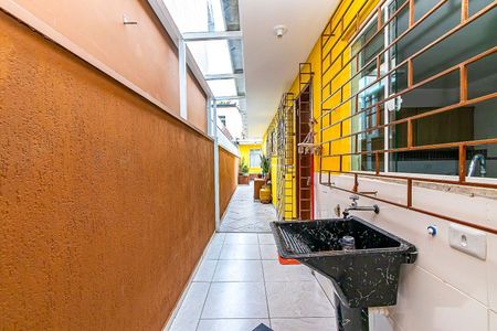 27_photo/94dcfb43c7.d8f1d4e0d8058186-ATLAS-bcfd4fbd-110c-443c-b7fe-09815ecd23f7.jpg de casa à venda com 3 quartos, 137m² em Xaxim, Curitiba