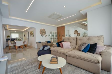 10_photo/94dcfb4465.98cf39ec7952f033-ATLAS-7b3328b7-9efe-43fc-a94a-70fb9c0df852.jpg de casa à venda com 0 quarto, 254m² em Xaxim, Curitiba