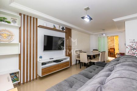 7_photo/94dcfb446b.7d44486df2fbe63f-ATLAS-17f4a7f1-97e6-47b4-bfa2-df873a116cc4.jpg de casa à venda com 4 quartos, 165m² em Xaxim, Curitiba