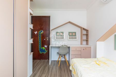 37_photo/94dcfb446b.7d44486df2fbe63f-ATLAS-a46c87ba-26cd-42e4-a379-35b7b484b59f.jpg de casa à venda com 4 quartos, 165m² em Xaxim, Curitiba