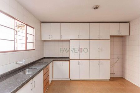 4_photo/94dcfb4479.ae537c11cfa6cc3a-ATLAS-45727c64-fa96-400f-8912-cdef695286d8.jpg de casa à venda com 3 quartos, 96m² em Xaxim, Curitiba