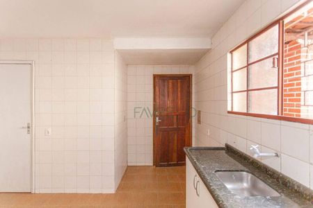 8_photo/94dcfb4479.ae537c11cfa6cc3a-ATLAS-af513539-12c3-41d1-83e9-5f49940ccc94.jpg de casa à venda com 3 quartos, 96m² em Xaxim, Curitiba