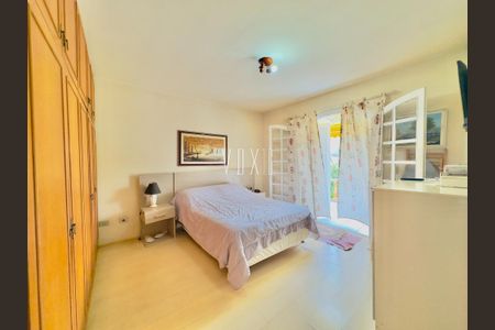 5_photo/94dcfb4555.3ddf5e48fefe922b-ATLAS-2e03269d-2fc1-4e6b-a2f7-4ab21954fb02.jpg de casa à venda com 4 quartos, 370m² em Xaxim, Curitiba