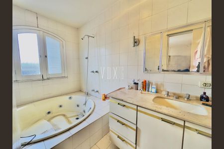 5_photo/94dcfb4555.3ddf5e48fefe922b-ATLAS-30a3eb9b-ffc8-4571-8762-25b3fc736237.jpg de casa à venda com 4 quartos, 370m² em Xaxim, Curitiba