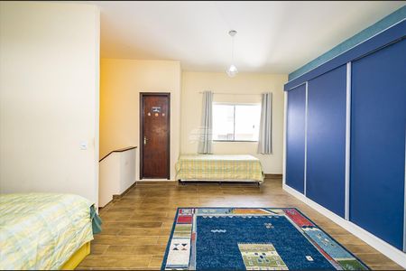 48_photo/94dcfb45b9.745dec030dbffd93-ATLAS-d4f44e3c-2b11-4670-bcff-e5ce097a5e18.jpg de casa à venda com 3 quartos, 172m² em Xaxim, Curitiba