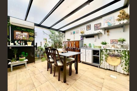 6_photo/94dcfb45cb.3fb4bb6867ac5dd3-ATLAS-7512b20a-1cae-4492-8b55-c9e044aaf8e2.jpg de casa à venda com 0 quarto, 82m² em Xaxim, Curitiba