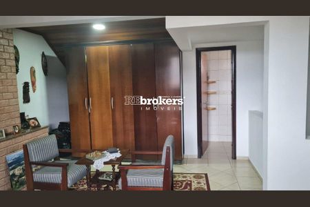 6_photo/94dcfb4715.ab41e4e09fc2bc48-ATLAS-5ca86409-42f8-4c46-829a-9fd8d88d3e9a.jpg de casa à venda com 0 quarto, 167m² em Xaxim, Curitiba